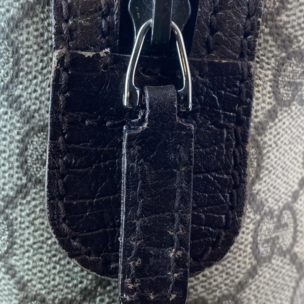 Gucci Monogram Signature Double Pocket 4GG910